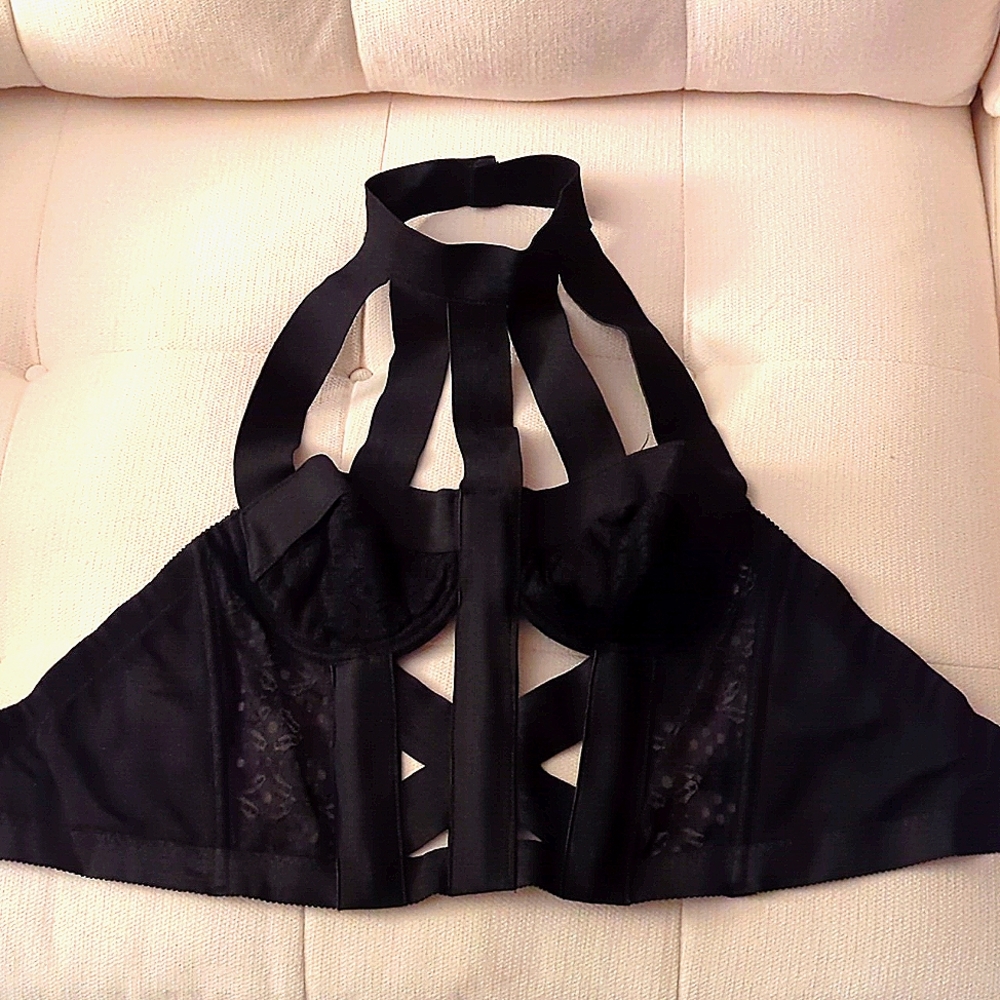Bustier with neck attachment